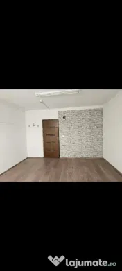 Sp. comercial et 3 Republicii 