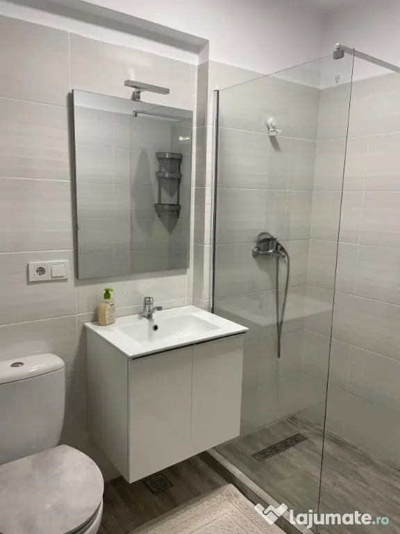 Particular-Inchiriere apartament 3 cam,Dec.,parcare,Dr. Gura Putnei
