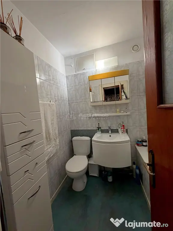 4 camere B-dul Decebal, stradal