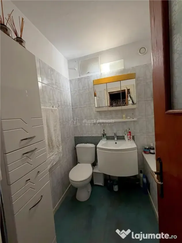 4 camere B-dul Decebal, stradal