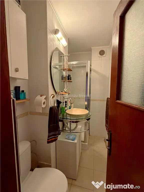 4 camere B-dul Decebal, stradal
