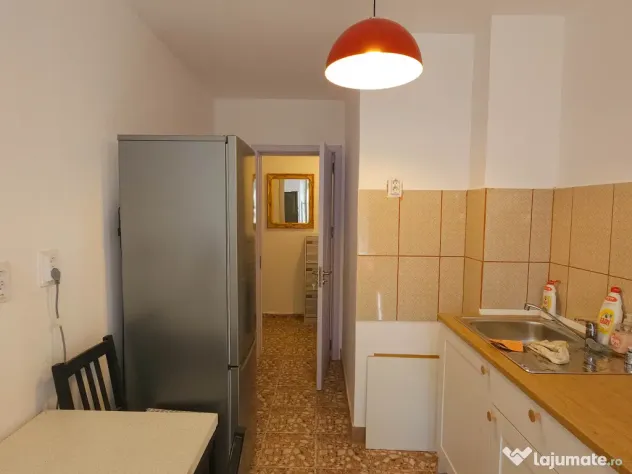 Inchiriez apartament 2 camere