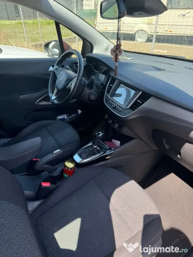 Vand autoturism marca Opel Croslland X