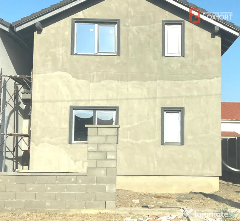Duplex cu 4 camere, despartit prin camera tehnic - zona Urse