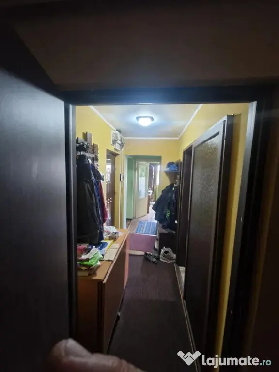 - Apartament 3 camere confort 1 decomandat, zona Obor, supra