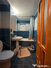 - Buzaului B-uri! Apartament 3 camere, etaj 2. 