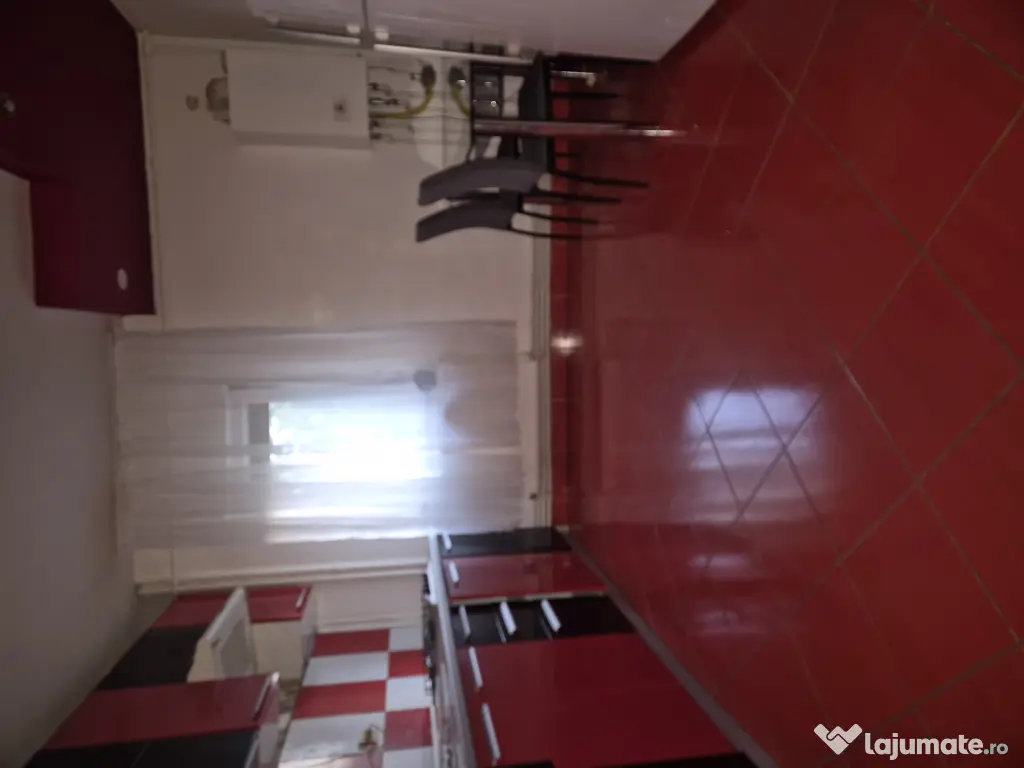 Închiriez apartament doua camere