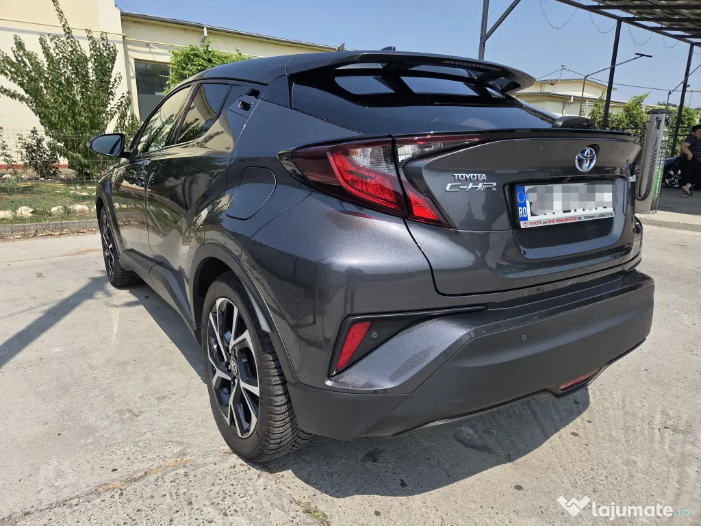 De vânzare: Toyota C-HR Hybrid Noiembrie 2021