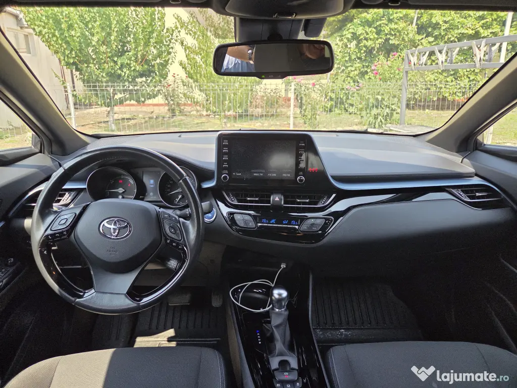 De vânzare: Toyota C-HR Hybrid Noiembrie 2021