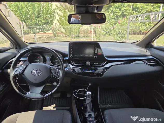 De vânzare: Toyota C-HR Hybrid Noiembrie 2021