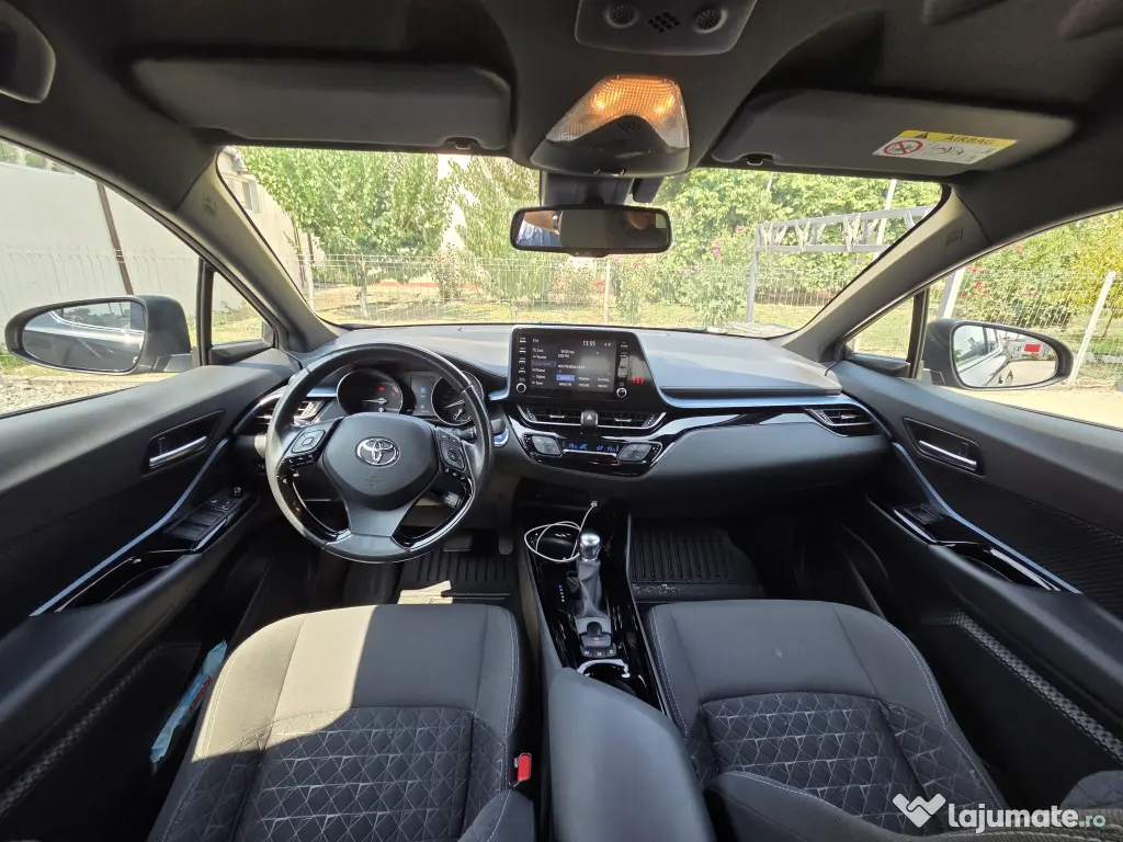 De vânzare: Toyota C-HR Hybrid Noiembrie 2021