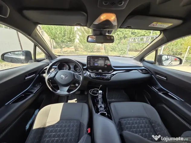 De vânzare: Toyota C-HR Hybrid Noiembrie 2021