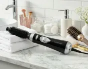 Perie rotativă de coafat cu aer cald, 3 viteze ale aerului și putere de 400W