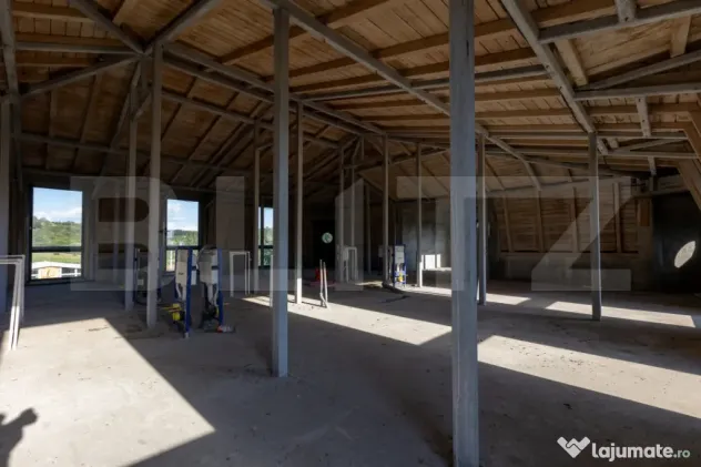 Conac boieresc 11 camere, cramă, terasă închisă 200 mp,