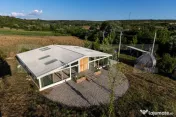 Conac boieresc 11 camere, cramă, terasă închisă 200 mp, 