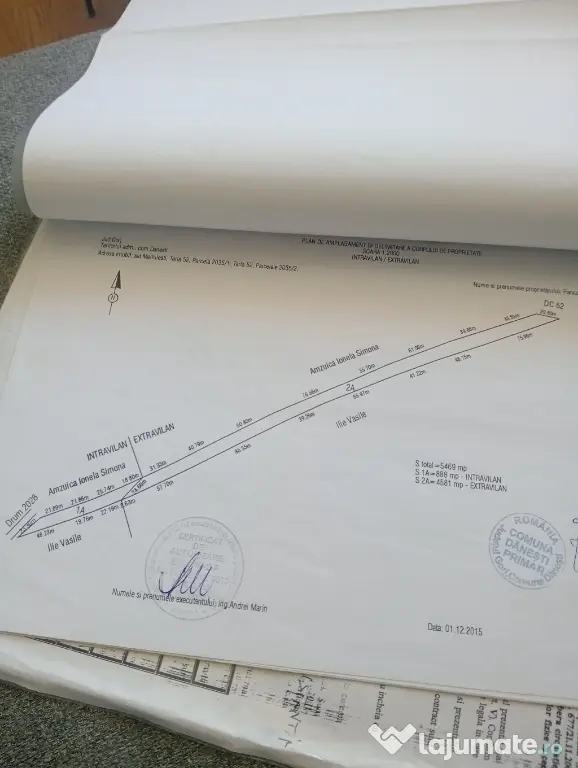 vând teren intravilan și extravilan