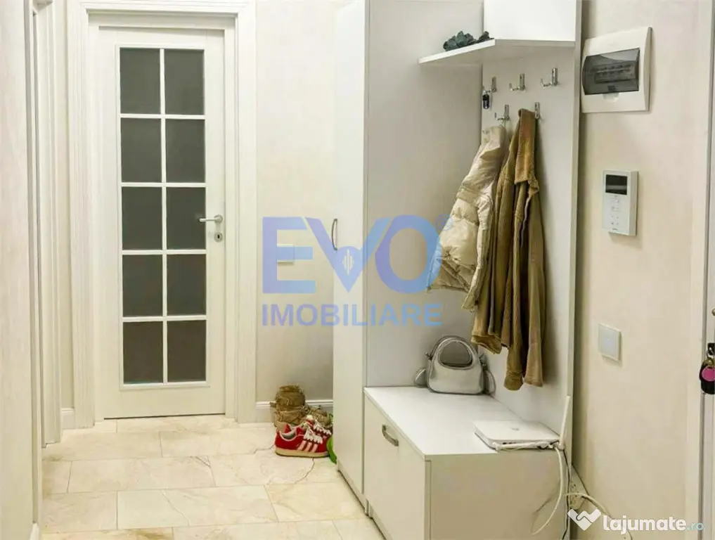 Apartament cu 2 camere, aer conditionat, decomandat, Royal T