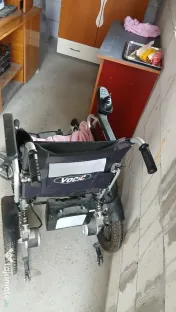 Se vand 2 cărucioare pentru persoane cu dizabilitati