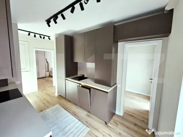 Apartament la cheie, lift, bucatarie separata, incalzire in