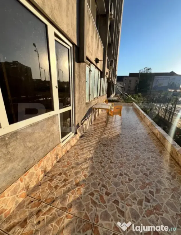 Apartament 3 camere de închiriat cu terasă în zona Gării