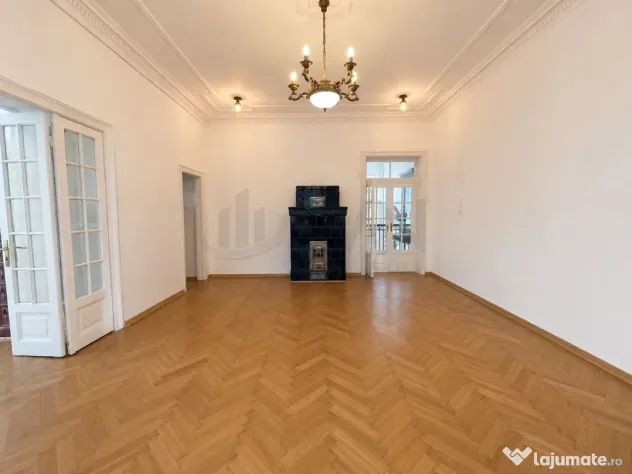 Spatiu comercial in vila Strada Paris complet renovat