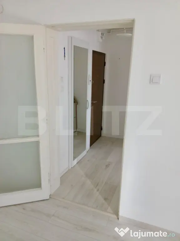 Apartament cu 2 camere 52 mp. semidecomandat, cu loc de parc