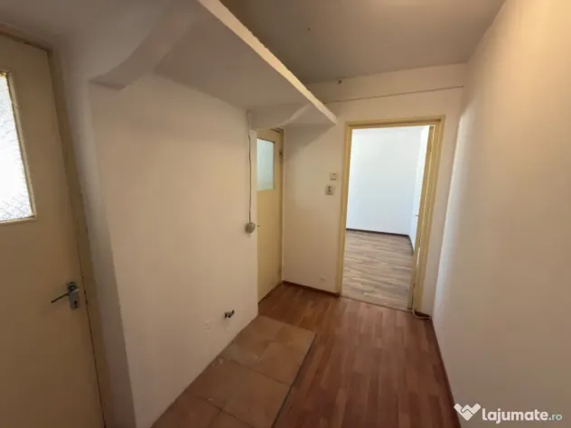 Apartament 2 camere- zona Malu Rosu