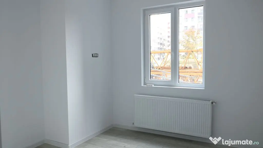 3 CAMERE LA PARTER CU CURTE PROPRIE DE 57MP, 2 BAI, POZIT...