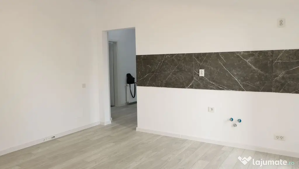 3 CAMERE LA PARTER CU CURTE PROPRIE DE 57MP, 2 BAI, POZIT...
