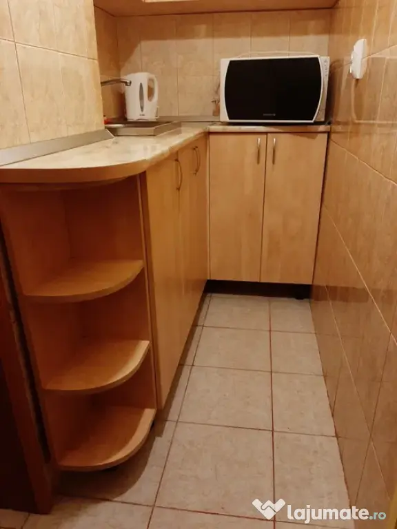 Garsonieră de închiriat str.Saturn,Galati - 250 euro