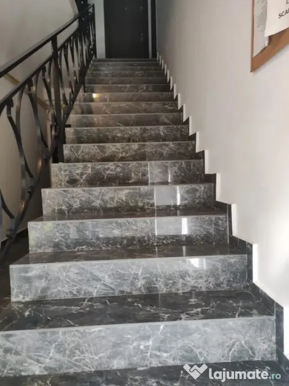 Se vinde apartament pod cu suprafata de 275 mp Floresti