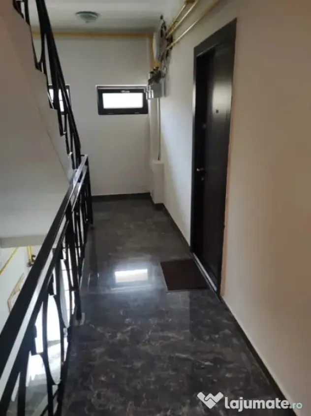 Se vinde apartament pod cu suprafata de 275 mp Floresti