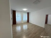 Apartament 3 camere, 70 mp, Sub Cetate 