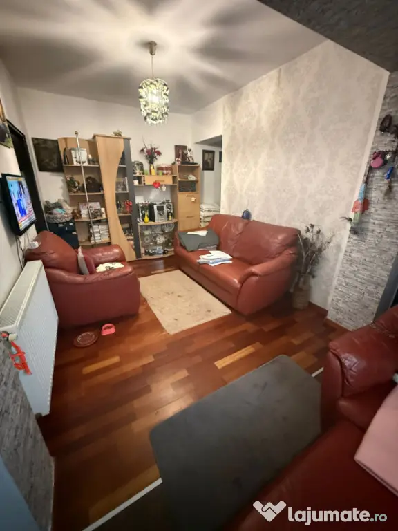 Apartament la casa 2 camere plus gradina in Floresti zona Ti