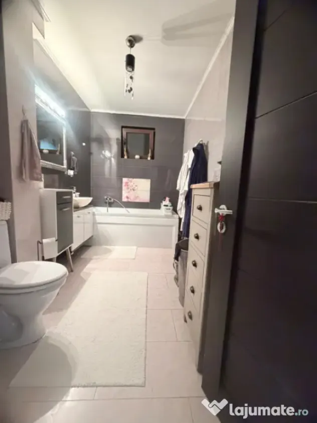 Apartament 2 camere 56mp utili +balcon 7mp zona Subcetate