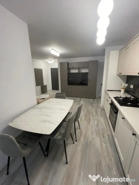 Apartament 3 camere, decomandat, bloc nou, 2 parcari zona Ti
