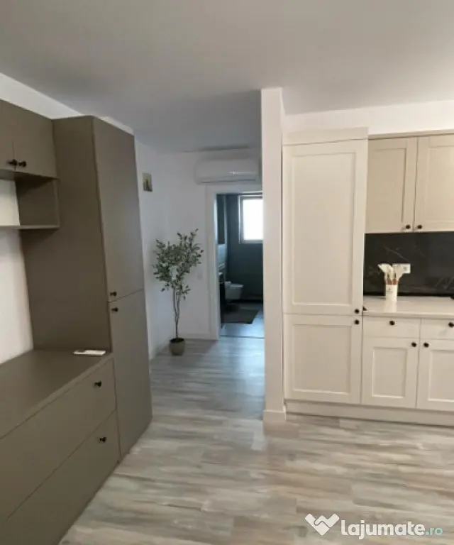 Apartament 3 camere, decomandat, bloc nou, 2 parcari zona Ti