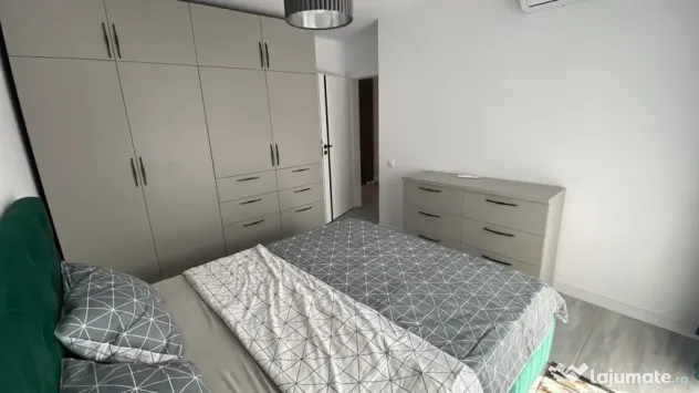 Apartament 3 camere, decomandat, bloc nou, 2 parcari zona Ti