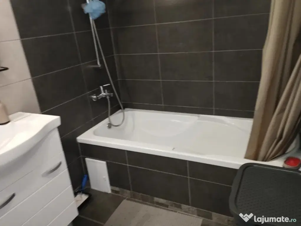 Apartament 4 camere , 120 mp ,zona Stejarului Floresti