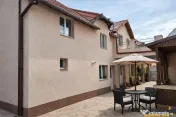 Farmec transilvanean in Bod: Casa studio separat, garaj, c 