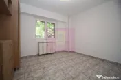 Apartament cu 3 camere de vânzare Decebal adiacent 