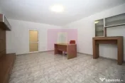 Apartament cu 3 camere de vânzare Decebal adiacent 