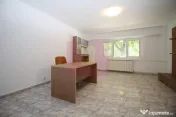 Apartament cu 3 camere de vânzare Decebal adiacent 