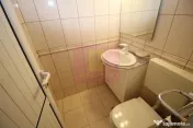 Apartament cu 3 camere de vânzare Decebal adiacent 