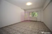 Apartament cu 3 camere de vânzare Decebal adiacent