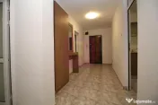 Apartament cu 3 camere de vânzare Decebal adiacent