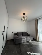 Apartament 3 camere semidecomandat 66.2 mp, Zona Vivo, Flore 