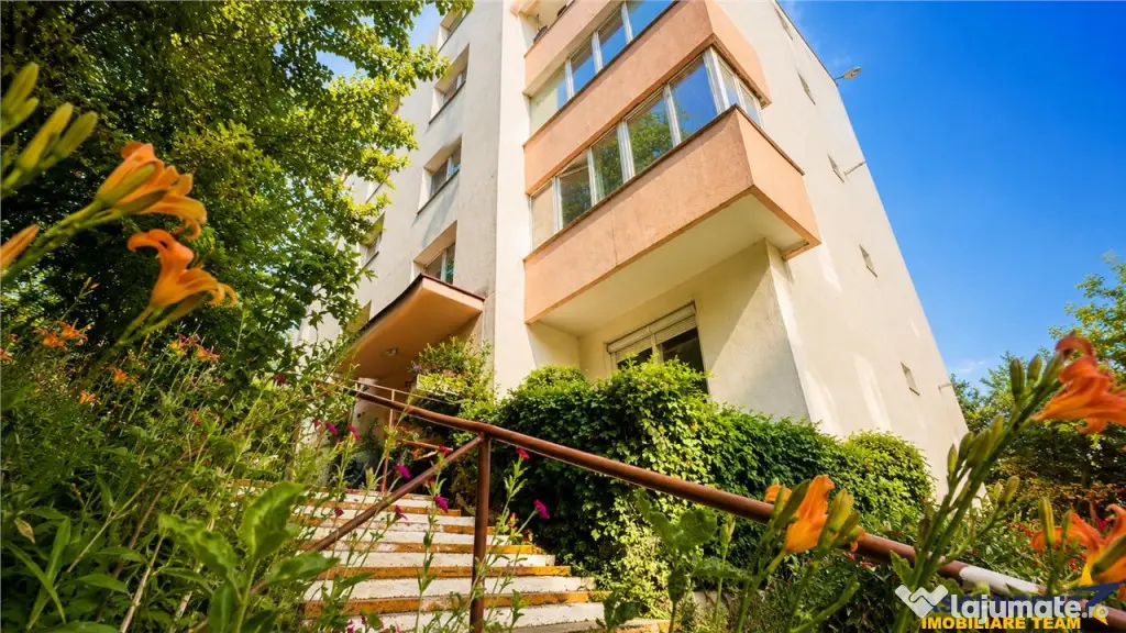 Decomandat, 2 camere, etaj 2, parcare, garaj, Tudor, aria Sc