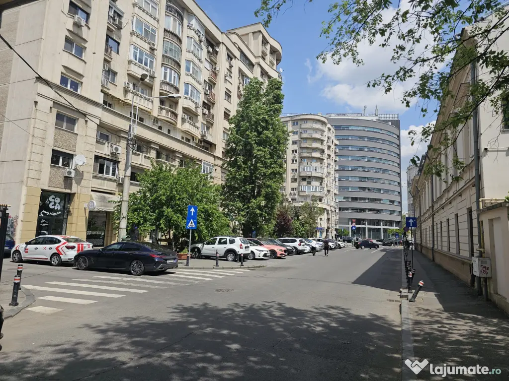 Inchiriez 2 camere Piata Victoriei - decomandat (proprietar)