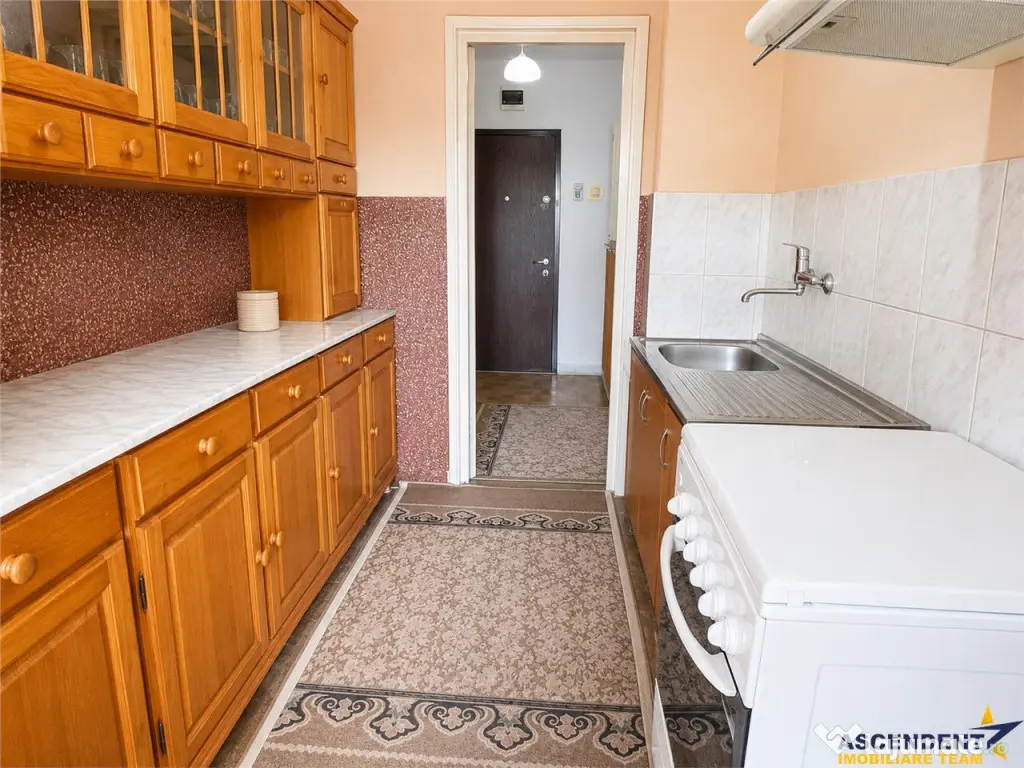 Apartament 3 camere,decomandat, luminos, perspectiva catre s - Targu Mures (Mures)